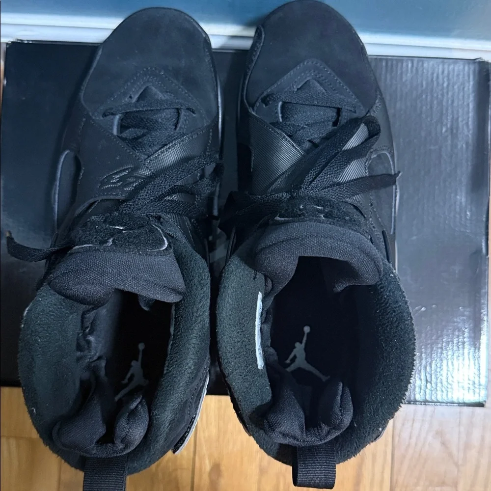 Jordan Air Jordan 8 Retro Winter in Black and Metallic Silver - Picture 5 of 7